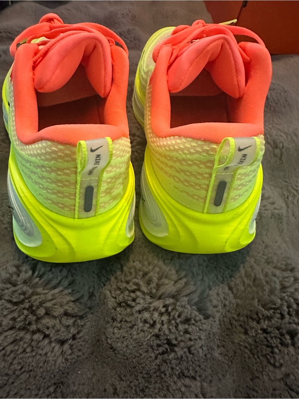 New Nike VOMERO PLUS Mango
Road Running, Walking - Picture 5 of 8